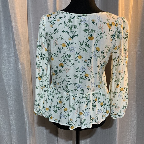 Lucky Brand Boho Cream Flowered Shirt Size Small - Picture 2 of 7